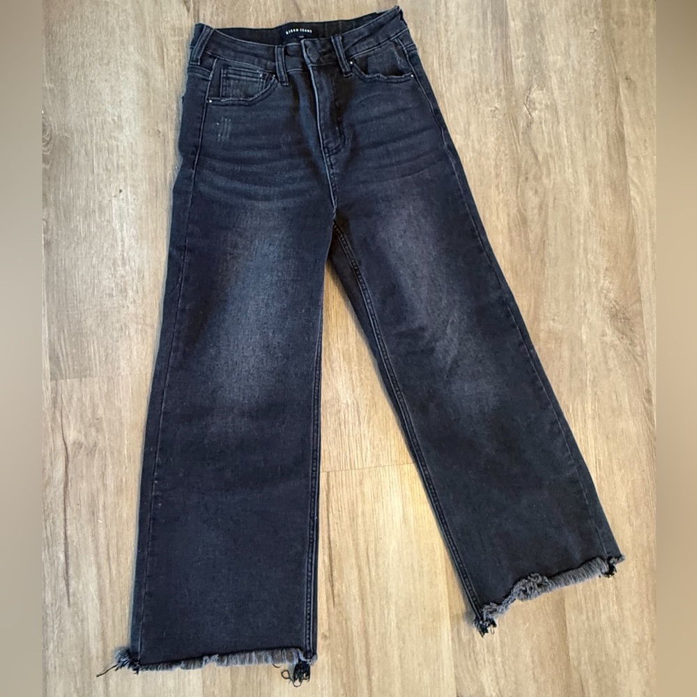 Risen Wide Leg Black Jeans with Frayed Hem